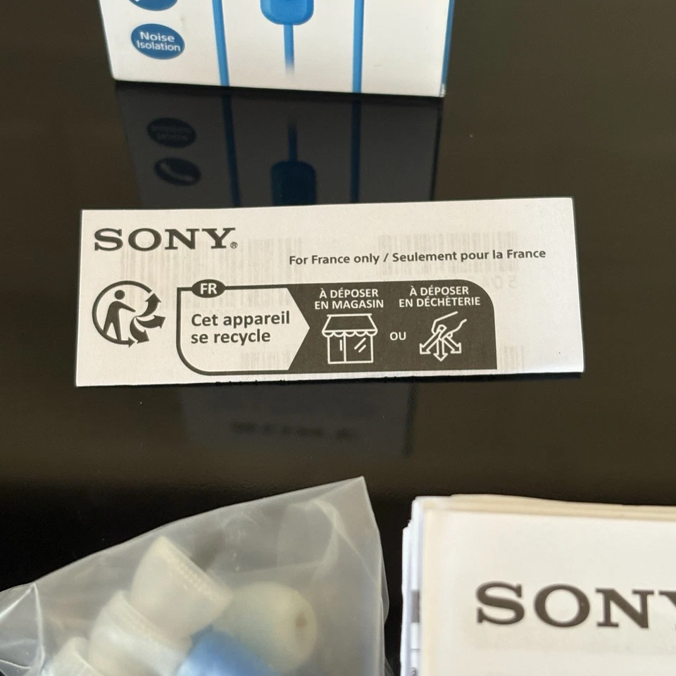 Sony MDR-EX15AP Earphones with Smartphone Mic and Control - Blue - Image 4 of 4