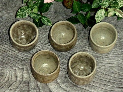 Antiguo juego de 5 tazas de sake Kiseito Haiyu Guinomi de cerámica japonesa d... - Imagen 6 de 10