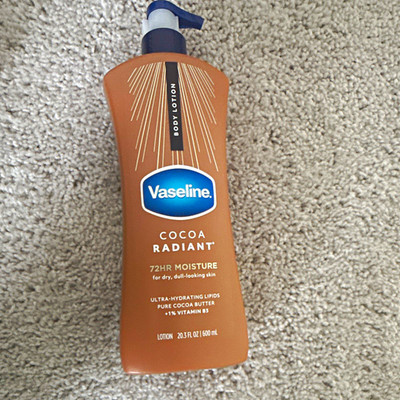 Vaseline Cocoa Radiant Body Lotion 72HR Moisture Cocoa Butter 20.3 fl oz