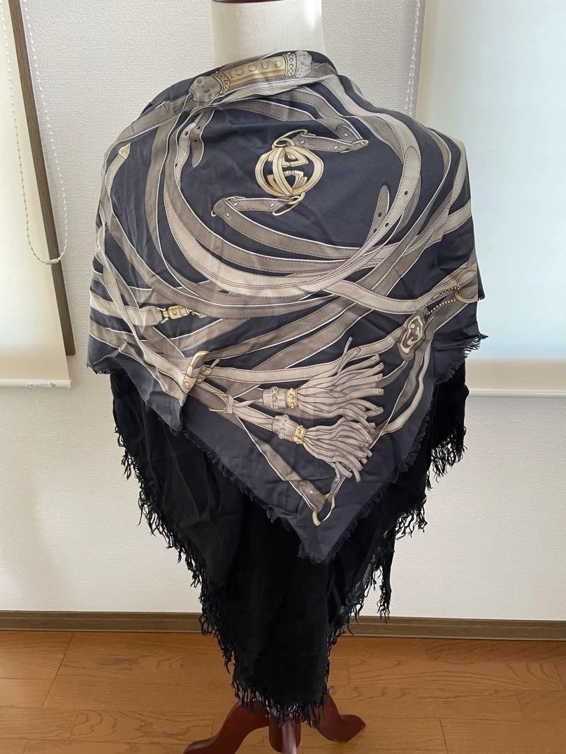 Grande écharpe Gucci avec franges