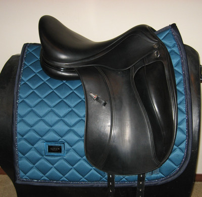 Equipe Glamour E-Carbon Monoflap Dressage Saddle 17 MW