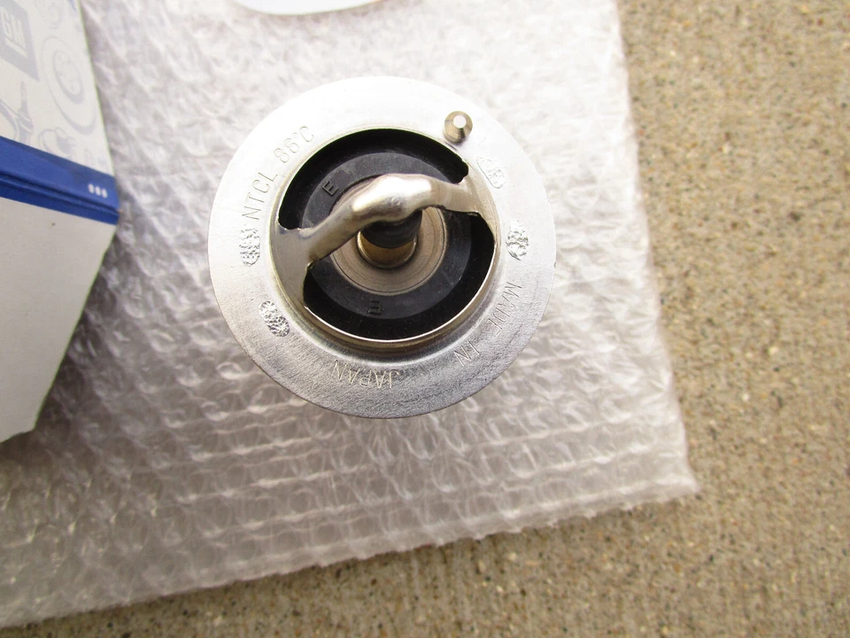 04 - 06 PONTIAC GTO 5.7L 6.0L MOTOR REFRIGERANTE TERMOSTATO OEM NUEVO Foto 3 de 4