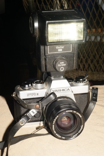 Yashica FR II w/ ML 42-75, case, Vivitar 283 Flash FILM TESTED