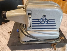 Vintage Brumberger Automatic 35mm Slide Changer Projector Model 1363