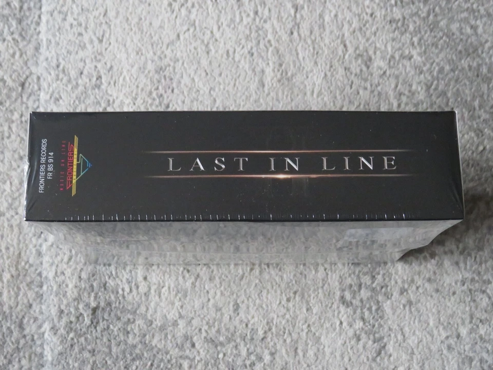 Last In Line - II [Deluxe Edition CD Box Set With Exclusive T-Shirt 2019] EX-DIO - Image 4 of 4