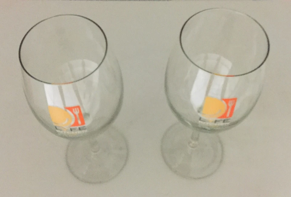 Set of 2 LYFE KITCHEN Etched Logo 8” Tall WHITE WINE GLASSES - Image 4 of 4