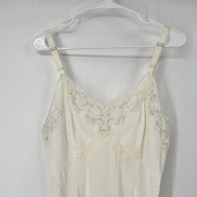 VTG 70&rsquo;s Wonder Maid Molded Magic Ivory Lace Bodice Nylon Full Slip Modest