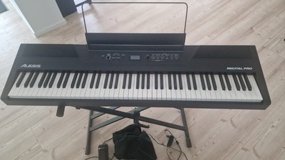 Alesis Recital Pro mit Zubehör