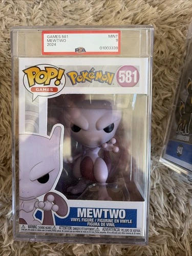 Funko Pop! Games Mewtwo #581 Vinyl Figure Pokémon PSA 9