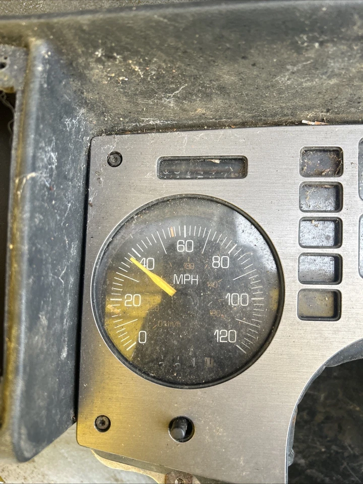 1984 - 1988 Pontiac Fiero 120 英里/小时 Speedo Tach 仪表簇挡板原始设备制造商速度计 — 第 4/4 张图片