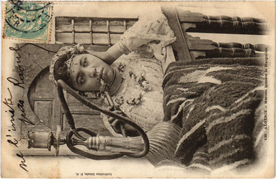 CPA AK MERIEM FUMANT DE NARGUILEH FRAUEN TYPEN ALGERIEN (1434656)