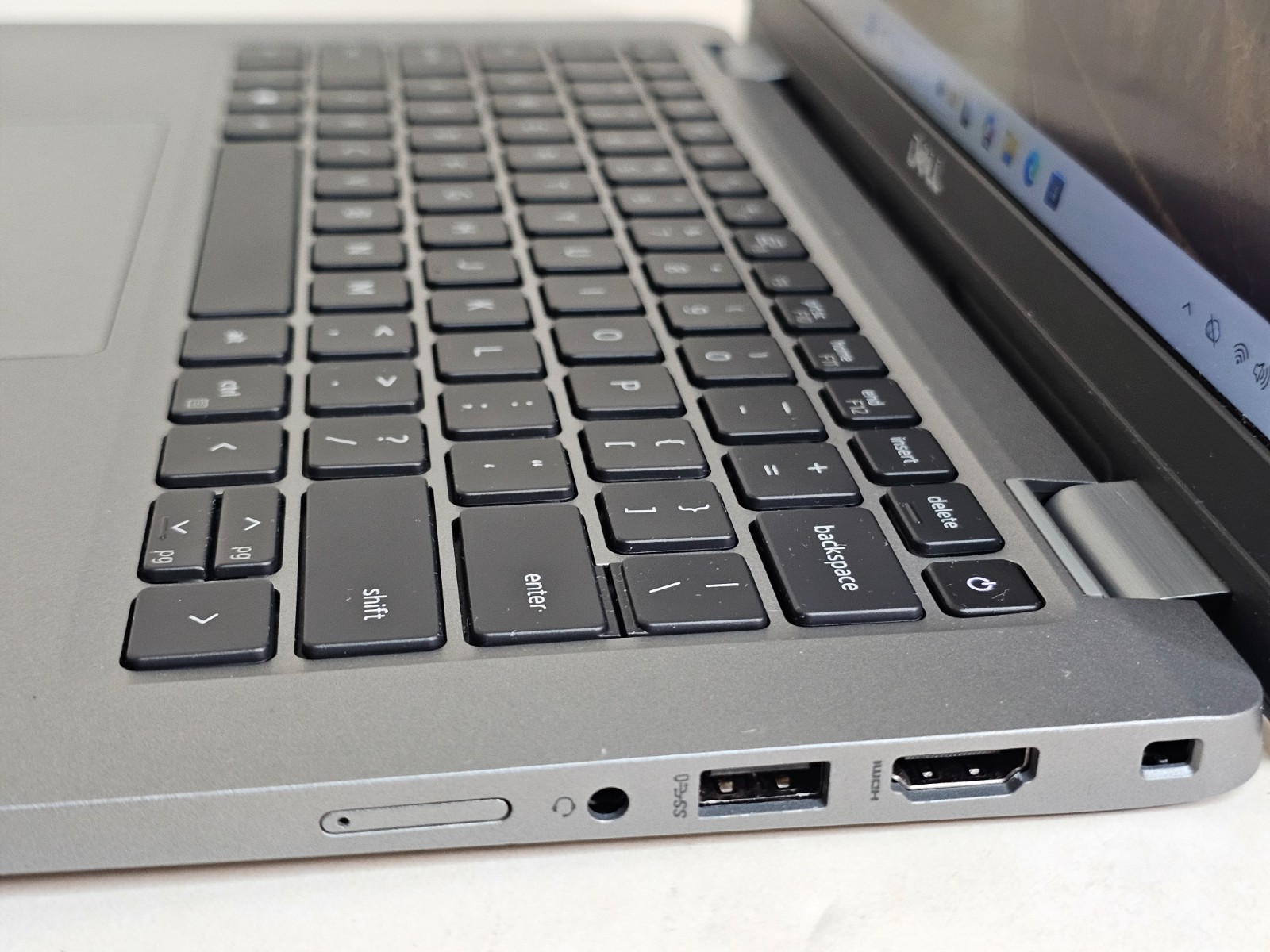 Dell Latitude 5320, 13.3-Inch Laptop, with Intel Core i5 11th Gen., 512 GB SSD (Solid State Drive), No OS