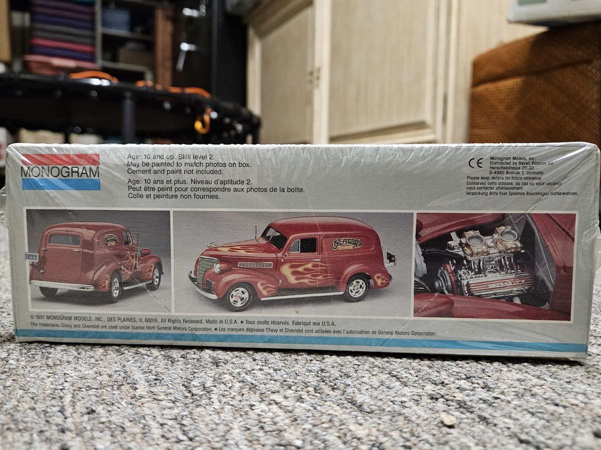 Monogram '39 Chevy Sedan/Delivery 1:24 Scale, Vintage Model car