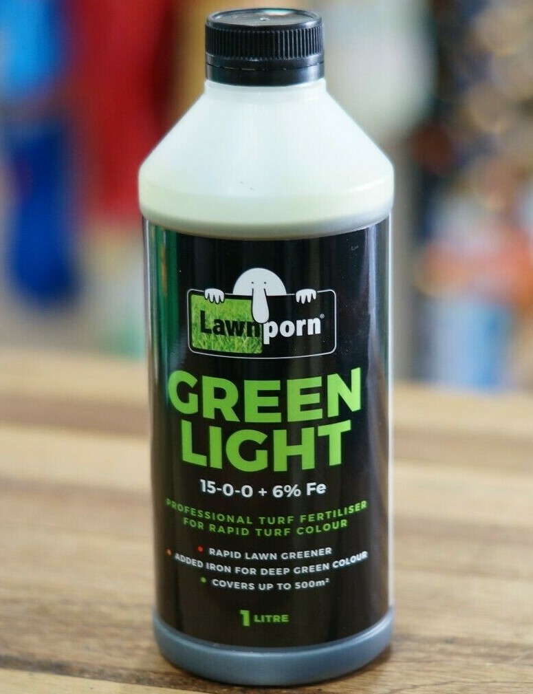 Lawn Porn Green Light Professional Lawn & Turf Fertiliser Rapid Green 1