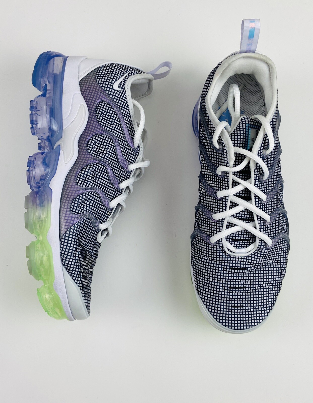 air vapormax plus grid print