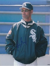 JERRY MANUEL   CHICAGO WHITE SOX   ACTION SIGNED 8x10
