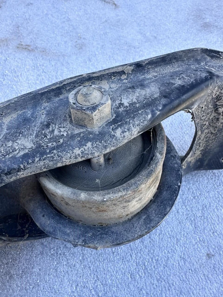 2000 ACURA RL LEFT DRIVER SIDE REAR LOWER CONTROL ARMS PAIR - Image 3 of 4