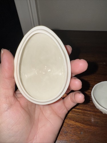 Belleek Fine China Egg Trinket Box Shamrock Embossed Ireland - Picture 7 of 7