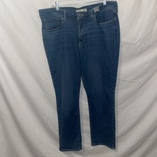 Levi Signature Jeans Gold Women's 16S W33 L30 Totally Shaping Straight