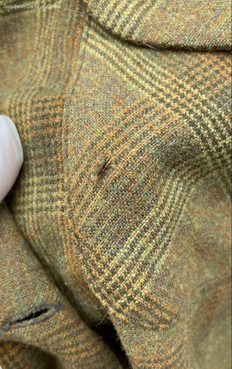 Pendleton Men's Plaid Button up - Size Medium - image 6