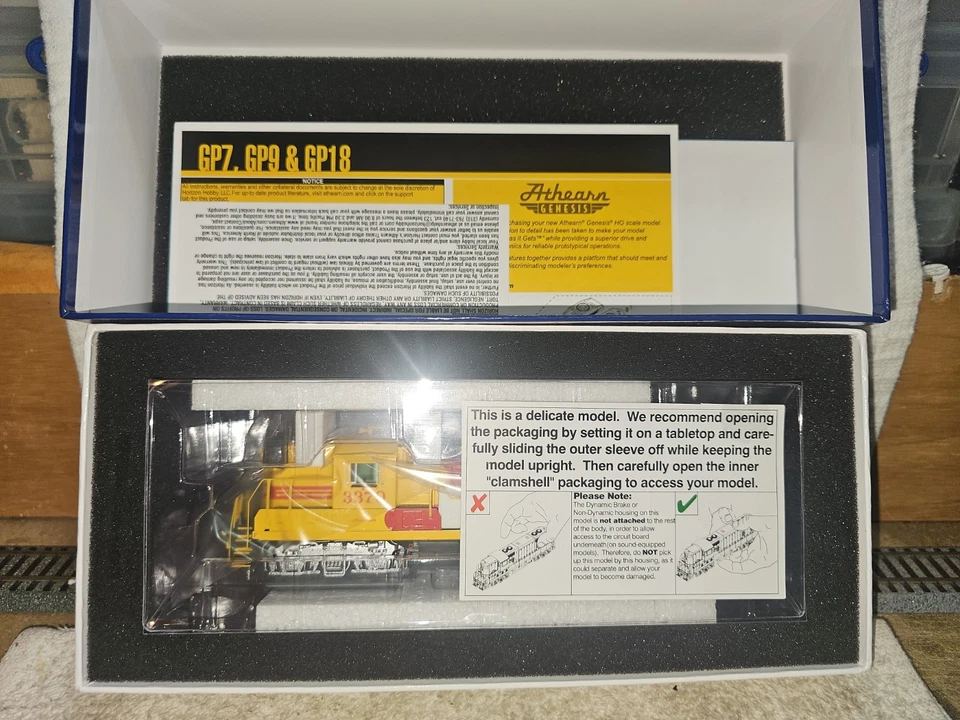 ATHEARN ATHG 82259 GP9E SOUTHERN PACIFIC ROAD NUMBER SP 3370 KODACHROME - Image 2 of 4