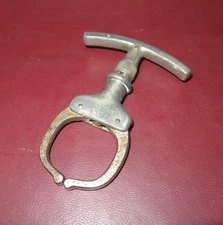 Antique 5" Argus Mfg Co The Iron Claw #10951 Restraining Device Hand Cuff