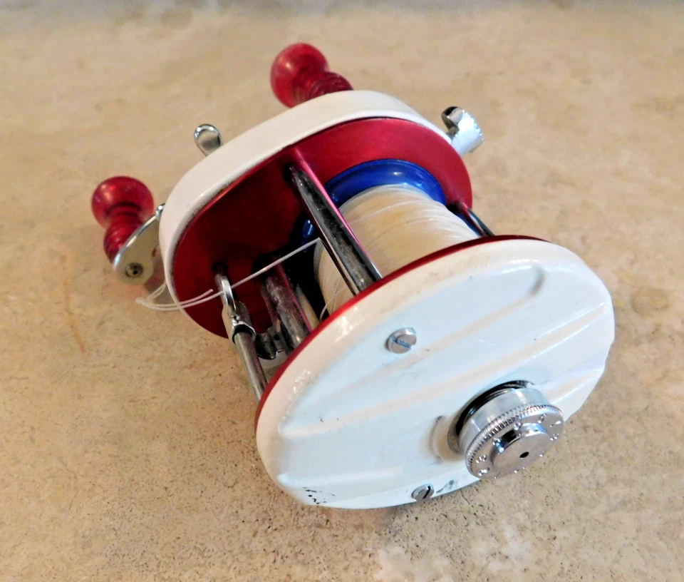 CARRETE DE PESCA BICENTENARIO SHAKESPEARE 1975 VINTAGE / FUNCIONA EN EXCELENTE ESTADO Foto 4 de 4