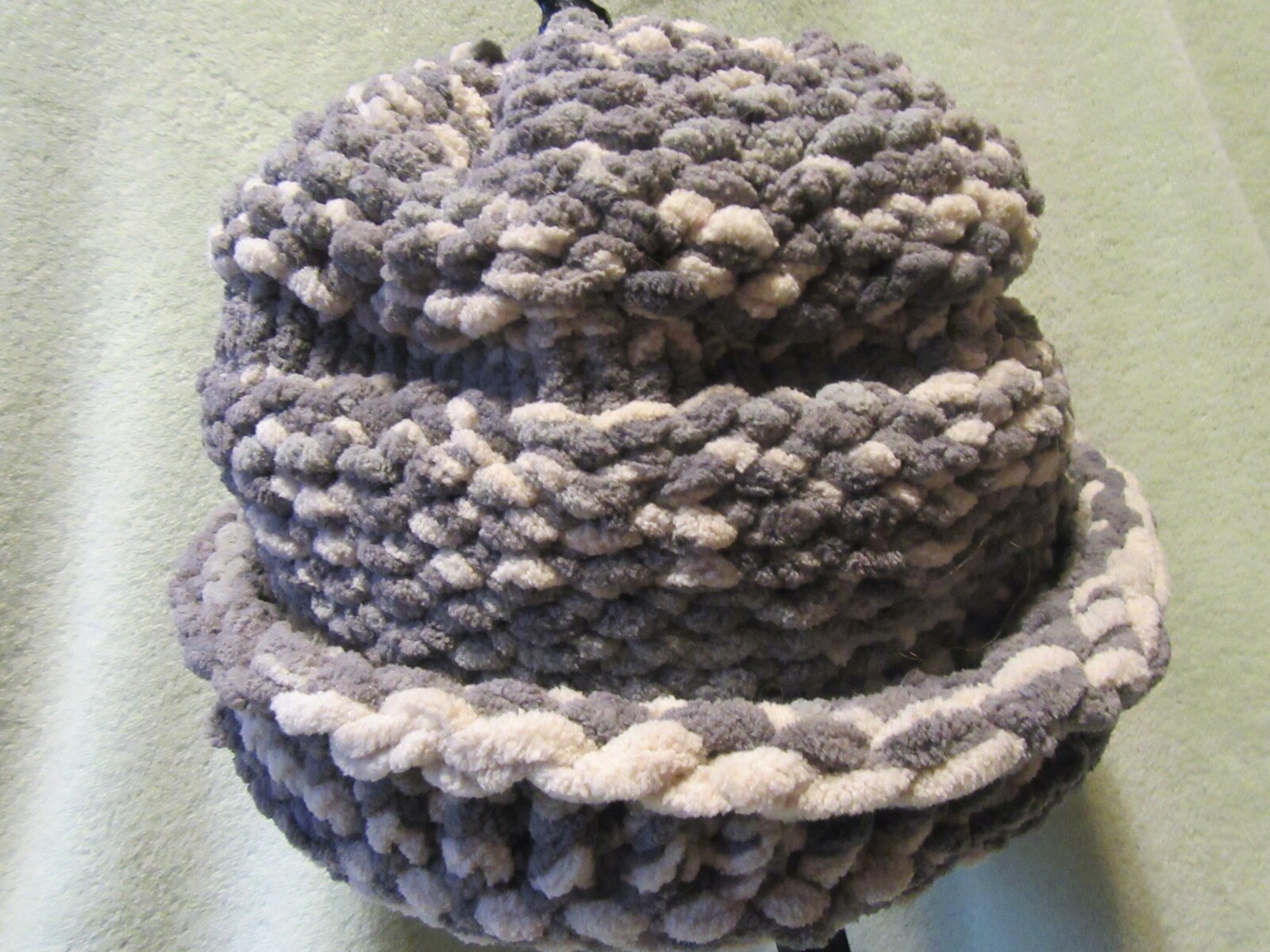 Cappello invernale in pile HomeMade HBC M L grigio bianco sporco pony panino nuovo con etichette reversibile bello