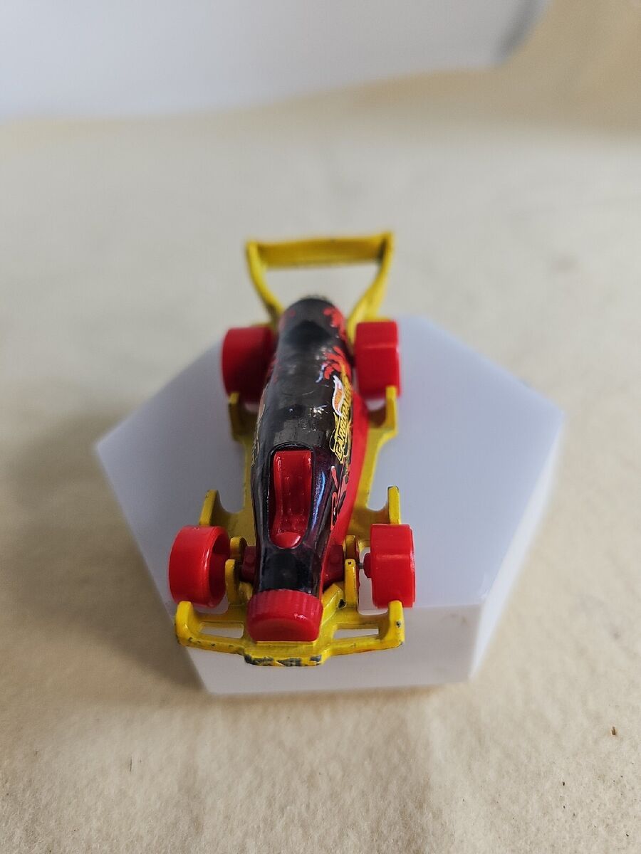 2018 '16 Mattel DTX46 Hotwheels Red Yellow Car Carbonator 2018 '16 Mattel DTX46 Hotwheels Red Yellow Car Carbonator