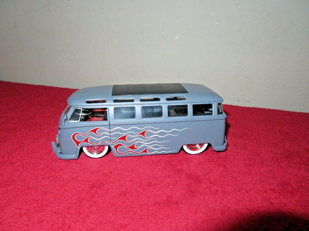 1962 VOLKSWAGEN BUS GRAY FLAMES 1:24 JADA OPENING DOORS WINDOWS
