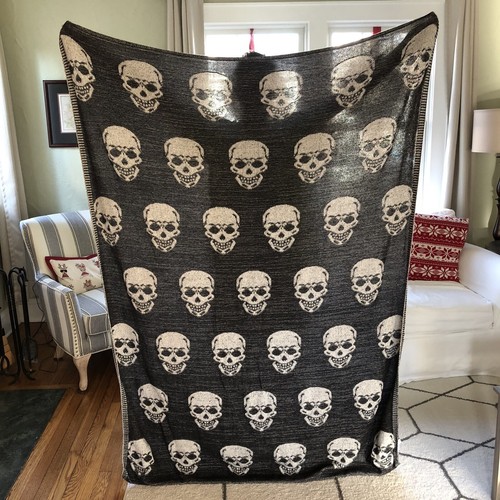 Goth Skull Blanket Halloween Black Gray Sweater Knit Throw 50x60 Mortar and Bone - Picture 2 of 6
