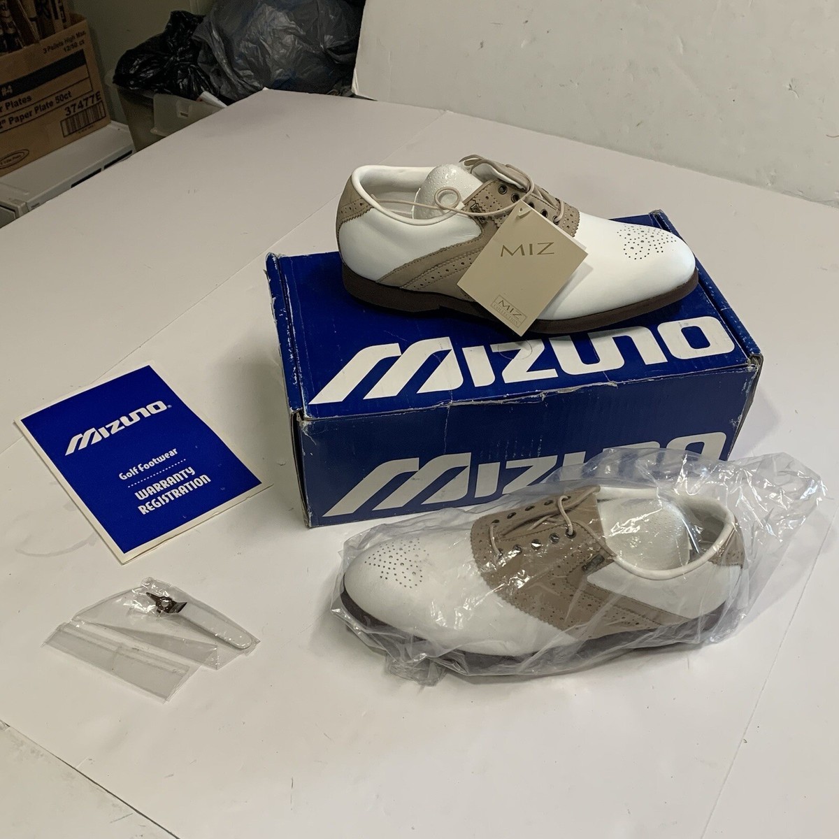 NEW Mizuno Women's Size 7 Golf Shoes White Straw Brown MIZ 5152
