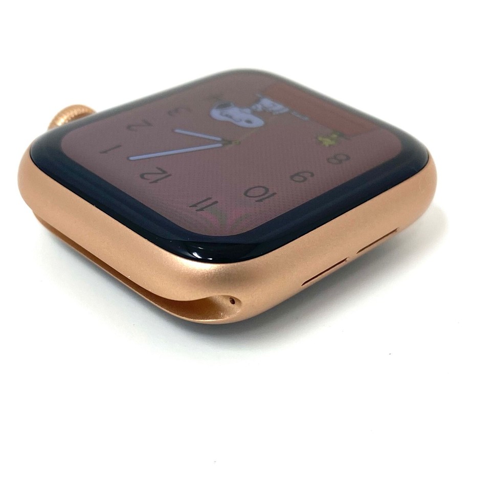 Apple Watch SE 40mm GPS WIFI Only Aluminum Rose Gold Case Very Good