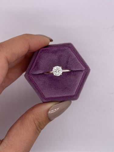 Anello di Fidanzamento Diamante Certificato IGI VVS2 F Tondo 2 Ctw Creato in Laboratorio Spumante - Foto 3 di 9