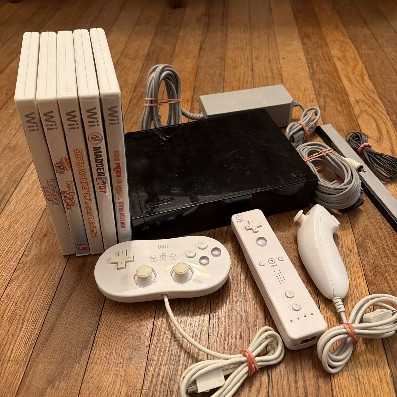Nintendo Wii Video Game Console RVL-001 Black W/ OEM Cords Games Cam Bundle Lot