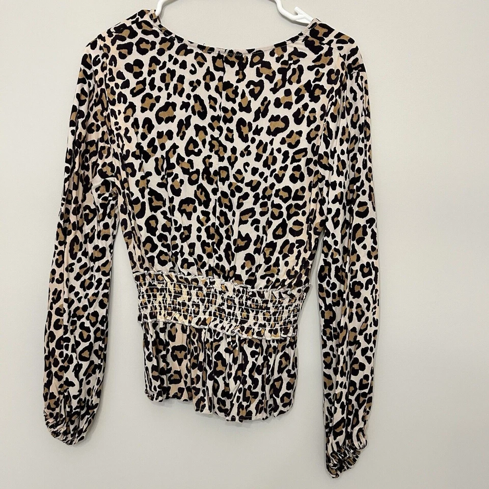 Gypsy Love 衬衫上衣女式小号豹纹缩褶动物印花 V 领 — 第 2/4 张图片