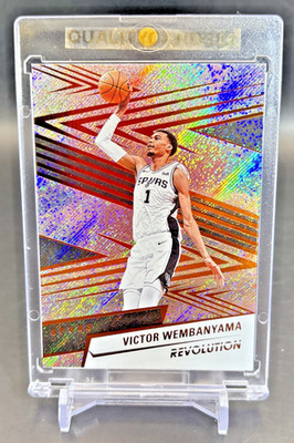 VICTOR WEMBANYAMA RAINBOW SPARKLE CARD WITH CASE NBA SAN ANTONIO SPURS