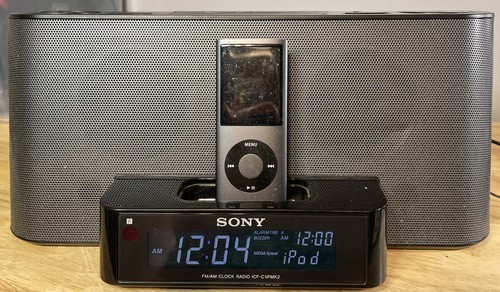SONY Dream Machine ICF-C1iPMK2 Clock Radio iPod Dock iPod Not Included No Remote - 第 1/5 張圖片
