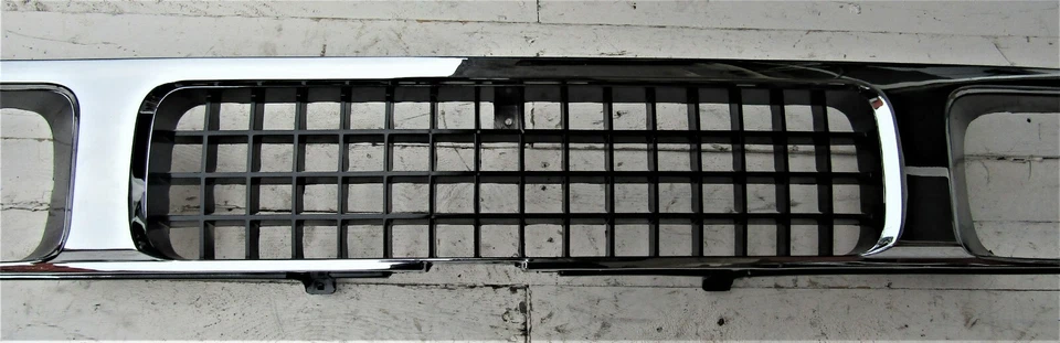 ISUZU CAMPO TFS MODELO 1988 93 PARRILLA DELANTERA MÁSCARA CROMO NUEVO RECAMBIO Foto 3 de 4