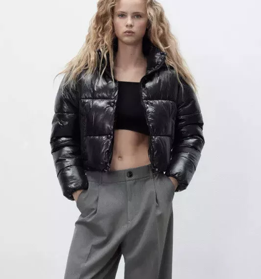 Cropped shiny puffer jacket 2025 Cropped shiny puffer jacket 2025