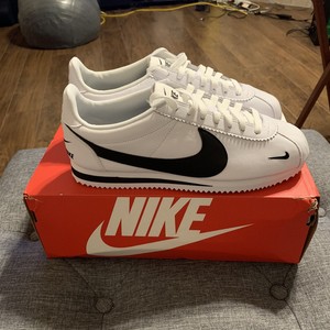 classic cortez premium swoosh