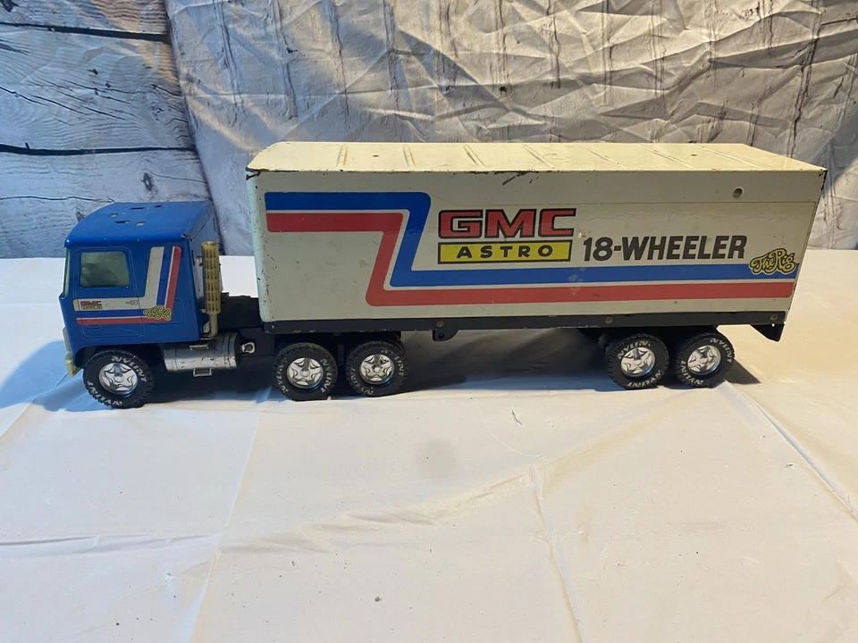Nylint GMC Astro The Rig 18 Wheeler 1970's - Image 4 of 4