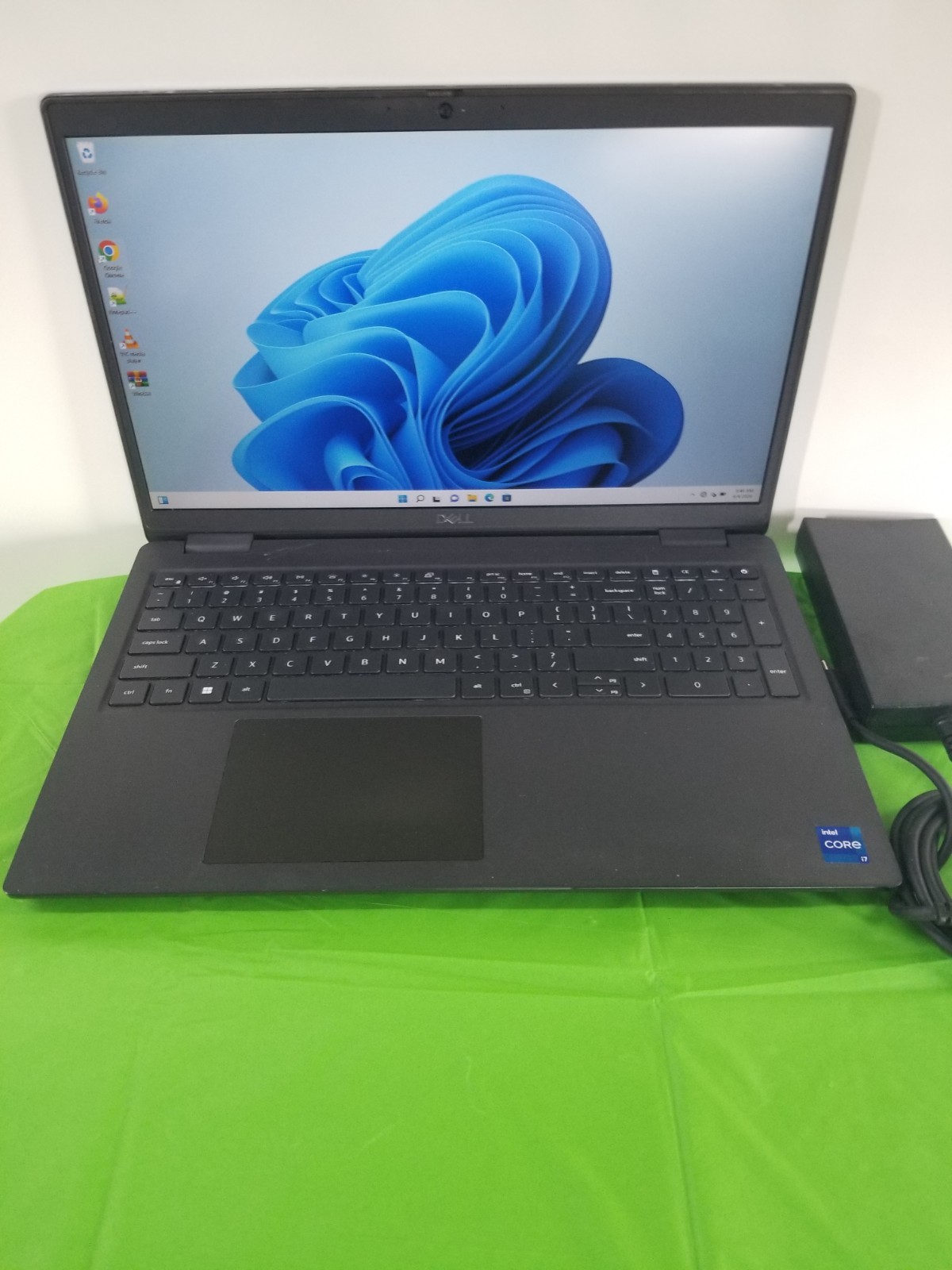 Dell Latitude, 15-Inch Laptop, with Intel Core i7 11th Gen., 256 GB SSD (Solid State Drive)