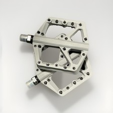 MTB Flat Pedale Grau NEU 108mm X 110mm