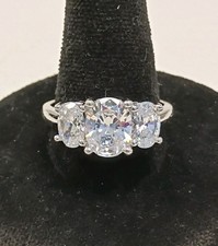 Sterling Silver 925 3 Stone Oval CZ Ring Size 8 Center 9X7 Sides 7X5 3.7 Grams