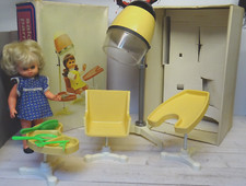 Salone Parrucchiera con bambola Casco per capelli boxato testato Aba Giochi 1970