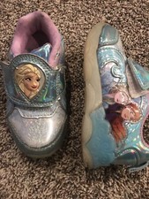 GIRLS SNEAKERS LIGHT UP SHOES DISNEY FROZEN 2 FASHION SZ 7 SLIP ONS