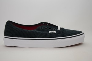 black authentic vans size 8