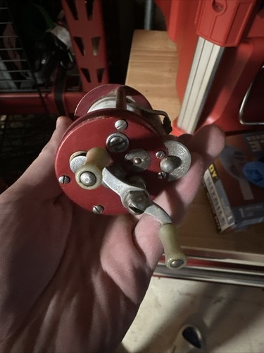 Vintage Pflueger Deluxe Nobby 1960 Casting Reel