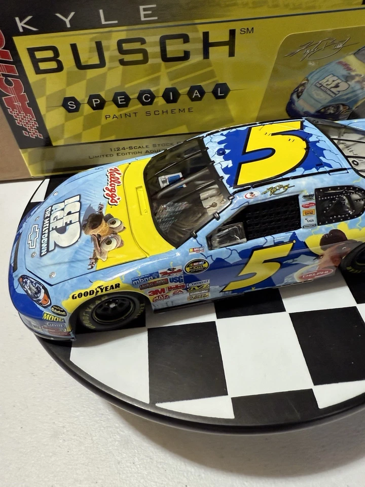Kyle Busch #5 Kellogg’s Ice Age 2 esquema de pintura especial 2006 1/24 Nascar diecast Foto 4 de 4
